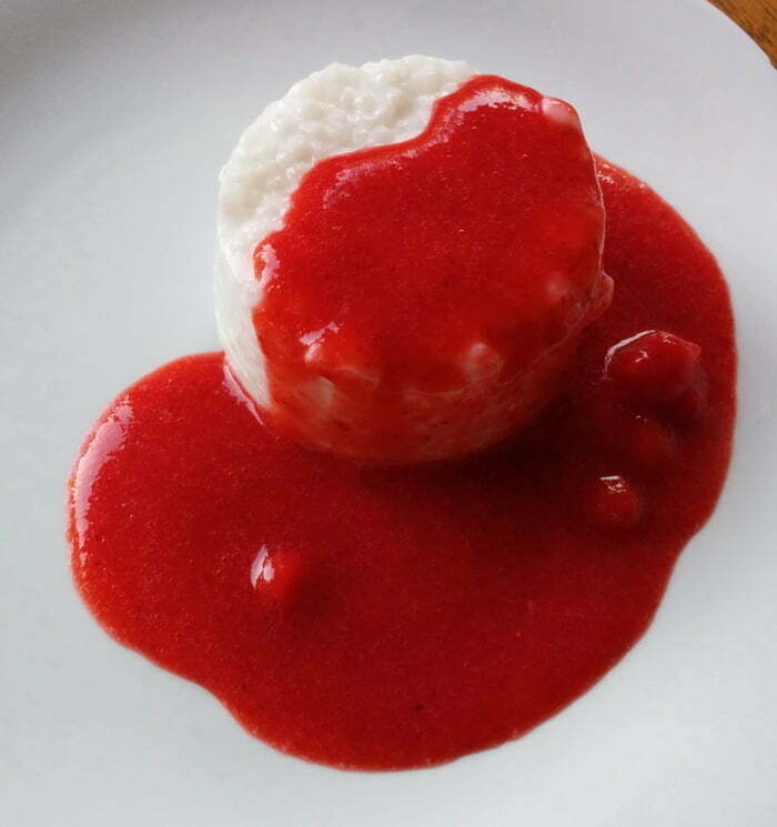 Tapioca au lait de coco, sirop d&rsquo;érable et coulis de fraises