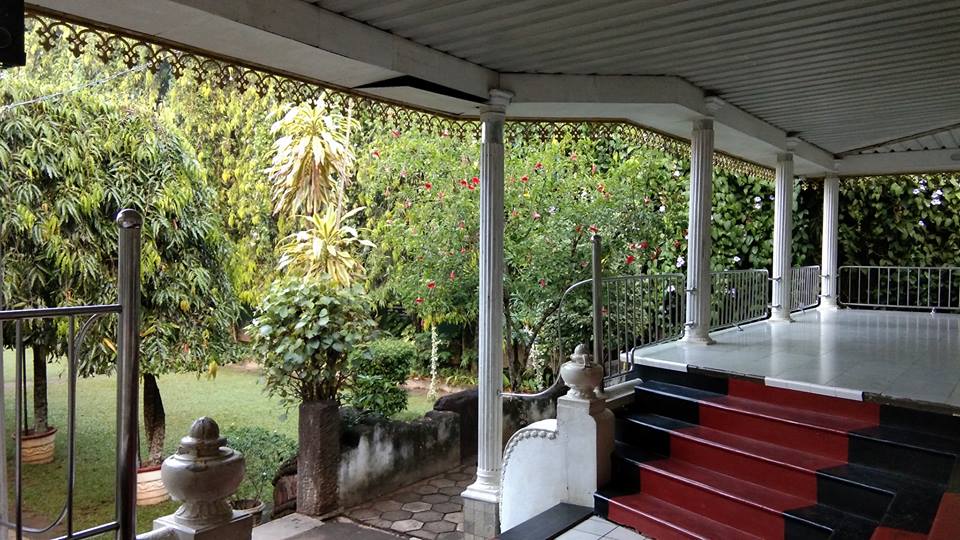 Une journée de petits bonheurs au temple de Embilipitiya