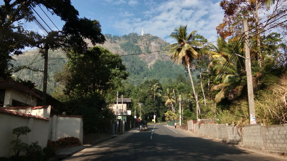 Au sommet de la montagne de Ambulawawa